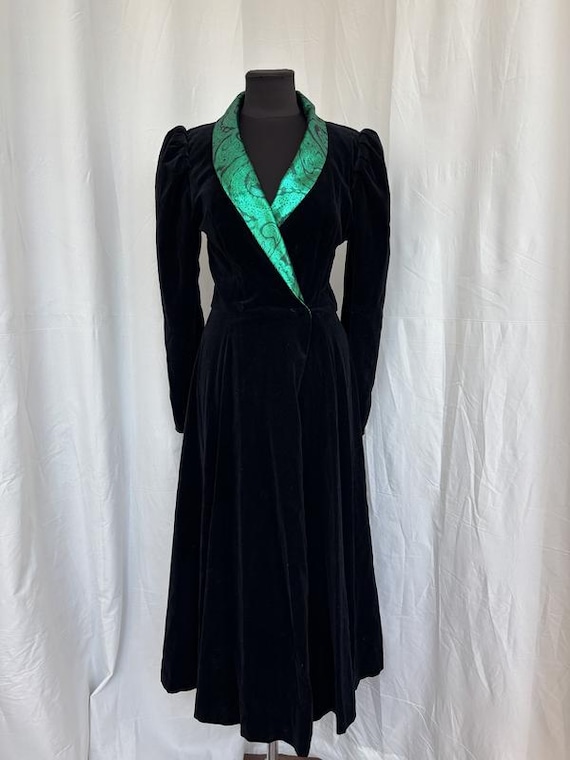black and green velvet dress Dark Green Velvet Sweetheart Neckline Dress