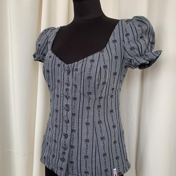 Edelweisstrend blouse Bavarian dirndl Alpine puff sleeve gray with edelweiss motiff floral