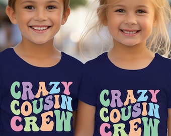 Crazy Cousin Crew Shirt, Weihnachtspyjama, Wellentext Cousin Crew, Comfort Farben Shirt, Cousin Familientreffen Shirt, Cousin Geschenk