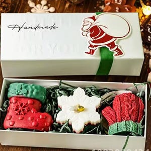 Set of 3 Decorative Scented Candle,  Christmas Candle Set, Holiday Gift Candles Set, Winter Candles, Unique Gift Candle, Art Candle