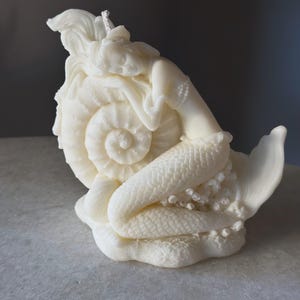 Mermaid Shell Candle: Ocean-Inspired Soy Wax Sculpture