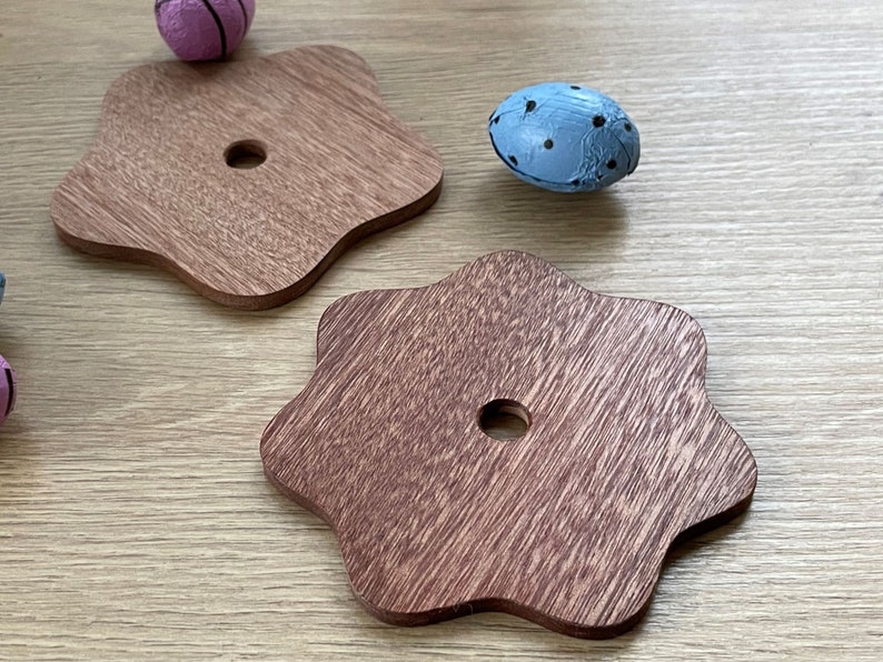 Mahogany Flower-Shaped Coasters zdjęcie 1