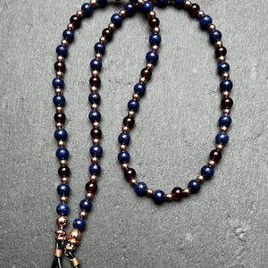 Royal Blaze – Eyeglass chain with lapis lazuli & red glass beads – rose gold eyeglass strap – gemstone accessory 6mm handmade