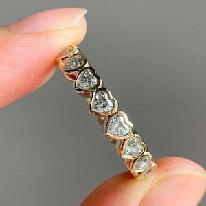 Elegante anillo de novia con bisel en forma de corazón, alianza de eternidad completa, anillo de propuesta apilable, anillo de compromiso de oro amarillo macizo de 14 quilates.
