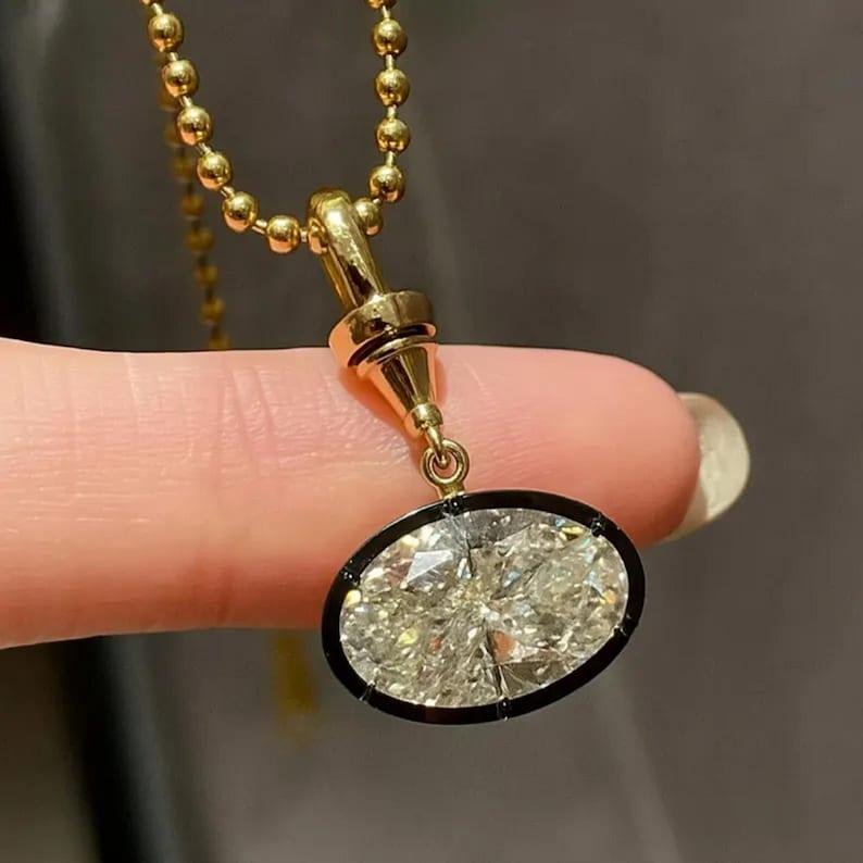 Pendentif Ovale Rubis Rouge Simulé Avec Diamants - Monture 14K Or Jaune Plaqué - 45,7 Cm, Sans Chaîne
