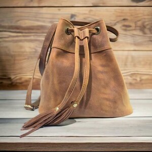 Vintage Crazy Horse Bucket Bag: Handgemachte Boho Crossbody Geldbörse