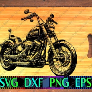 以下が含まれることがあります： クルーザーバイクの黒いレーザー彫刻イラストが施された長方形の竹製まな板。右側には持ち手用の穴が開いています。まな板の下には、SVG DXF PNG EPSというテキストが表示されたカラフルなバナーがあります。