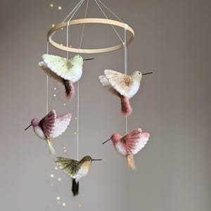 Nursery baby mobile, Baby shower gift, Birds nursery theme, Baby nursery mobile, Nature baby mobile, Needle felted mobile, Hummingbirds