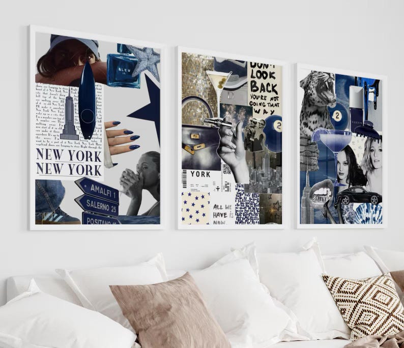 Op de afbeelding: Drie ingelijste kunstprints met een collagethema. De prints tonen afbeeldingen van New York City, mode en cocktails in tinten blauw, wit en zwart. De tekst "NEW YORK" en "DON'T LOOK BACK" zijn zichtbaar.