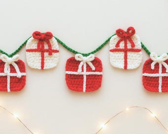 CROCHET PATTERN - Christmas Festive Gift Crochet Garland - Crochet Present/ Gift Box Garland