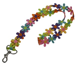 Cordón con margaritas coloridas: llavero bohemio retro bordado para llaves, identificación o billetera