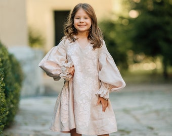 Licht Beige Bestickte Leinen Ethnische Kinder Kleid Folk Ukrainische Kleid Vyshyvanka Kaftan Chic Boho authentische rosa Blume Quaste Kleid