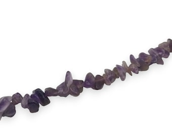 Chips ametista viola naturale, pietre di ametista curative con foro di 1 mm. Dimensioni 8/5 mm. Filo di 80 cm, piu' di 200 chips.