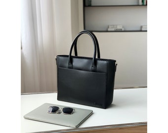 Women's tote bag can hold Laptop, A4 for her to go to work or school