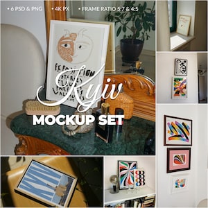 Peut inclure: Un ensemble de six impressions d'art encadrées avec différents motifs, notamment des motifs géométriques abstraits, une illustration stylisée d'un visage et un paysage urbain. Les cadres sont de couleurs et de styles différents, et les impressions sont exposées sur un mur et une table.