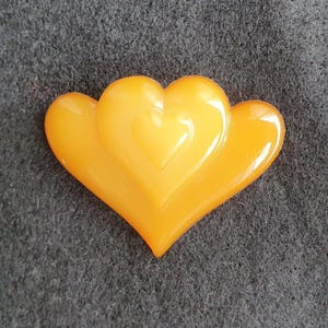 Vintage Concentric Heart Brooch in Butterscotch Plastic, Margit Brandt for ARN-ART - Denmark, 1970s
