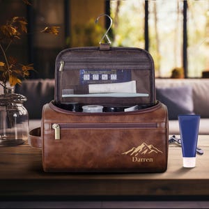 Trousse de toilette en cuir personnalisée pour homme, cadeaux de garçons d'honneur, kits Dopp gravés personnalisés, accessoire en cuir, cadeau pour papa, mari, petit ami