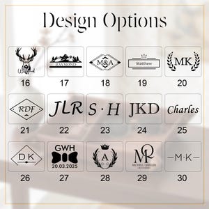 以下が含まれることがあります： 「Design Options」という見出しの下に、16から30までの番号が振られた15種類の白黒デザインオプションのグリッド。各正方形には、鹿、山、王冠、蝶ネクタイなどのグラフィックアイコンや、独自のモノグラム、名前、日付が刻印されています。