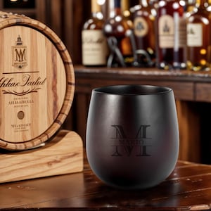 Vaso de whisky bourbon carbonizado / El carbonizado interior realza el sabor / Vaso de madera grabado de 10 oz / Regalo para el Día del Padre, cumpleaños, aniversario y boda