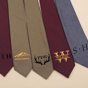 Corbata con logo personalizado, corbata de hombre con monograma personalizado, corbata de tela con inicial impresa, accesorios para el novio y los padrinos de boda, ideal como regalo para él.