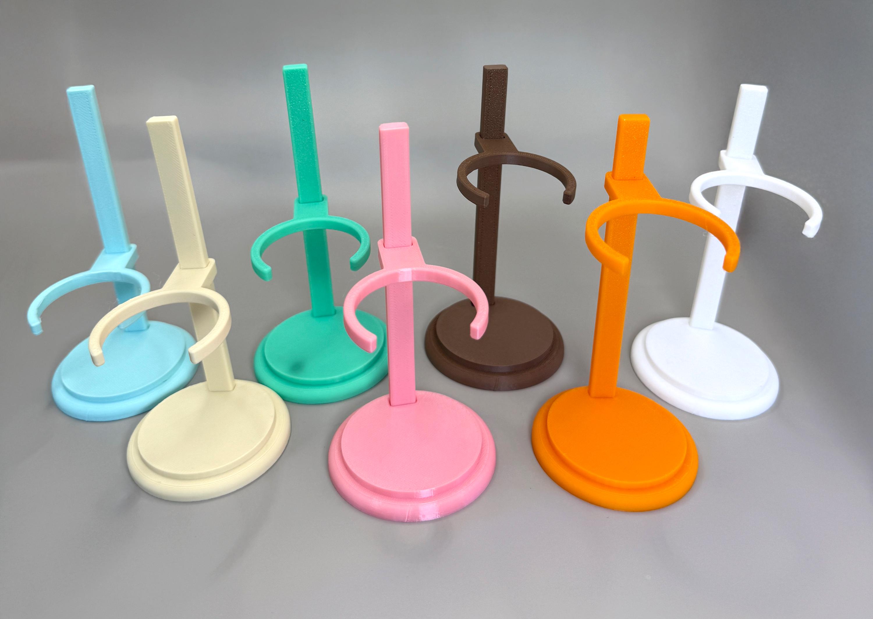 Display Stand for 6-7 Inch Plush Dolls – Adjustable Display Stand for ...