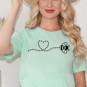 Bee Shirt, Bee T-shirt, Beekeeper Shirt, Honey Bee Shirt, Bee Shirts, Bee Graphic Tee, Bee Lover Shirt, Save the Bees Shirt