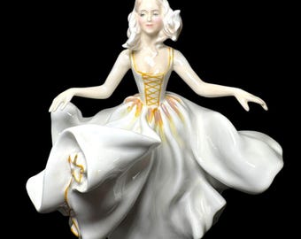 Vintage Royal Doulton &quot;Sweet Seventeen&quot; HN 2734 1974