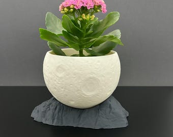 3D gedruckter Moon Planter – Crater Design mit Drainage | 10x9x9cm | Weltraum-Stil