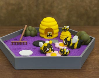 Bee Diorama with Floral Accents - Miniature Bee Hive & Garden Scene for Decorative Display