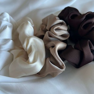 Silk Scrunchie SET 5pc, SILK Satin scrunchies, corbata de seda para el cabello, accesorios para el cabello, diadema, scrunchy, diadema, cabello vegano, regalo para ella imagen 2