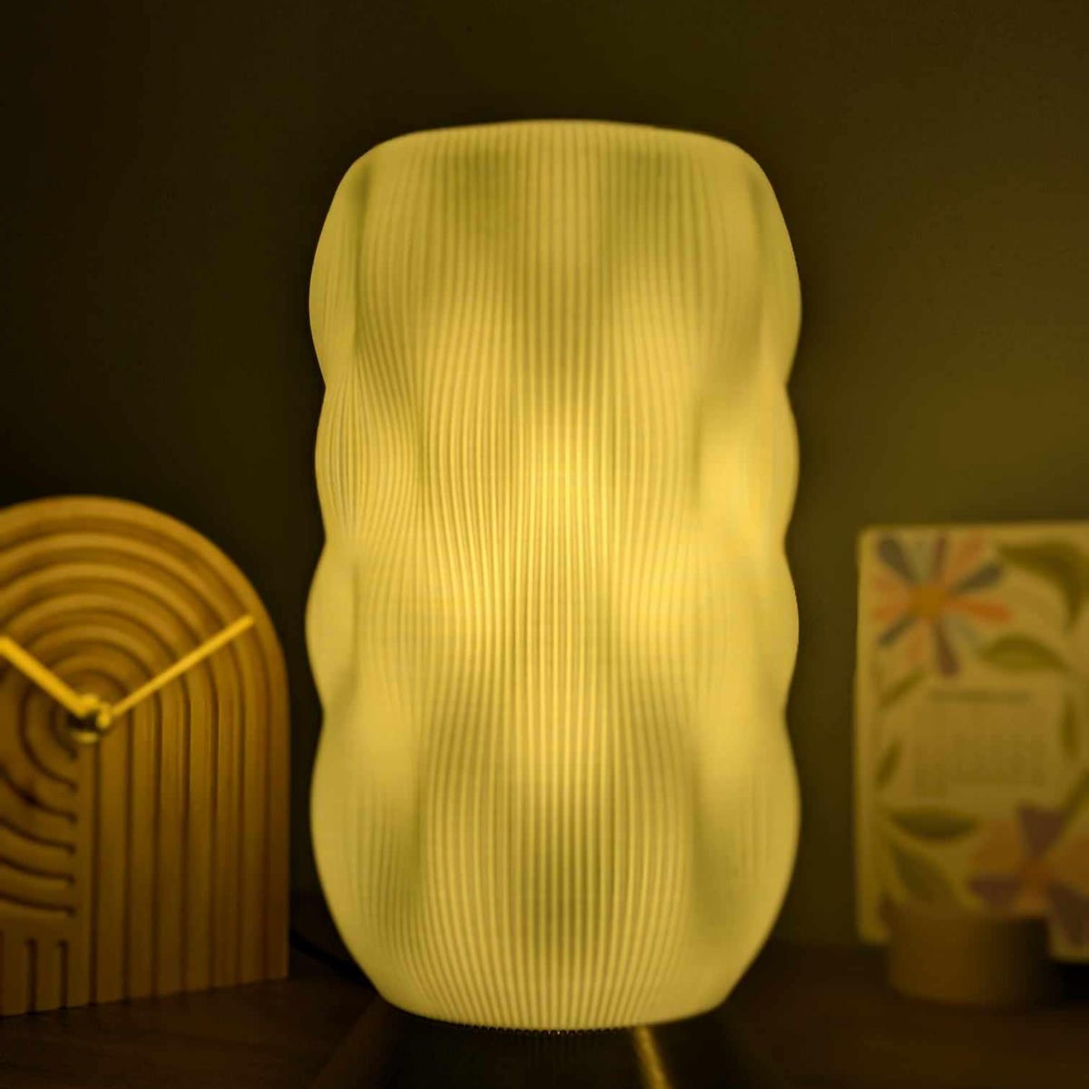 Chic Light Sage Green and Gold Wavy Lamp - Mid Century Modern - Cozy Desk Lamp, Nightstand Lamp, Mood Lamp, Warm Lighting, Dorm Room Light. - Etsy