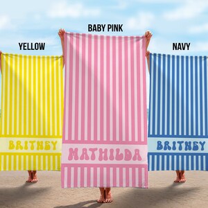 Toalla de playa personalizada con rayas elegantes, toallas para fiestas en la piscina para niños, toalla de dama de honor de estilo retro, regalo de vacaciones de cumpleaños, toalla de club de natación