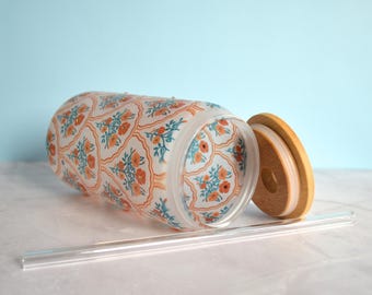 Tazza personalizzata con cristalli, bicchiere da caffè freddo floreale, stampa illustrata a mano su vetro smerigliato, regalo per il suo compleanno.
