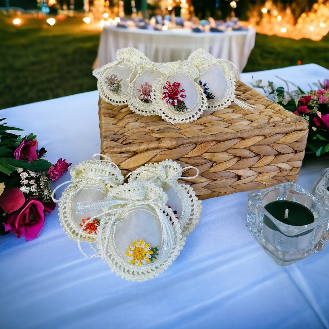 Handcrafted Sachet With Needle Lace, Elegant Pouch for Wedding Favor ...
