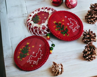 Set artigianale di 6 sottobicchieri a punto croce per Natale, decorazione per la tavola di Natale, sottobicchiere per bevande natalizie, tappetino da caffè ricamato