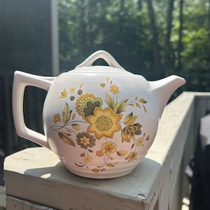 Vintage McCoy Pottery Teapot 1970s