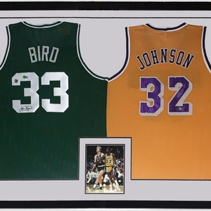 Magic Johnson and Larry Bird Dual Signed Lakers and Celtics Jersey - Beckett BAS COA authentifiziert - Professionell gerahmt & Foto 54x40