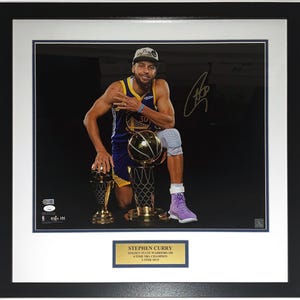 Stephen Curry, foto autêntica assinada pelo Golden State Warriors, tetracampeão da NBA - JSA COA autenticada - emoldurada e gravada profissionalmente