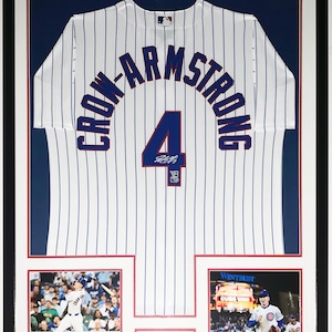 Pete Crow-Armstark signiert # 4 authentisch 2025 Chicago Cubs Jersey Fanatics MLB COA authentifiziert - professionell gerahmt & Wrigley Field Photo