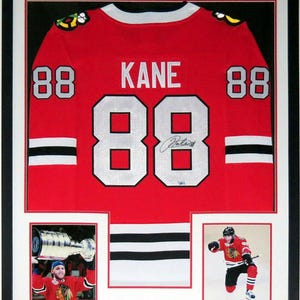 Patrick Kane gesigneerd authentiek Chicago Blackhawks-shirt - Fanatics COA-geauthenticeerd - professioneel ingelijst en Stanley Cup-foto 34 x 42