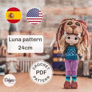 Patrón en PDF de Luna en amigurumi con gorro de león - intermedio en español e ingles SOLO PDF