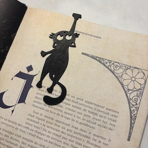 3D Printed One Hand Hanging Black Cat Bookmark