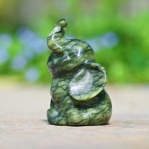 2,4 ""natürlicher grüner Jade Elefant, Reiki Heilung, Jade Schädel, Quarzfigur, Kristall Dekor, geschnitzte Skulptur, Tierstatue, Haus Verzierung."