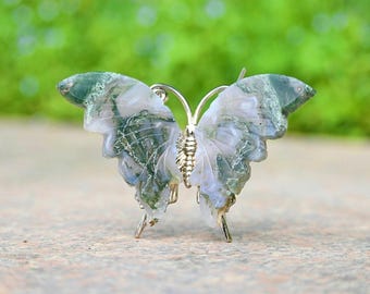 Papillon en agate mousse naturelle de 3,6 po., Quartz sculpté, Guérison Reiki, Cadeau en cristal, Décoration en agate, Ornement de maison, Sculpture de papillon