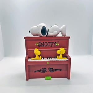 Vintage Snoopy Bank - Etsy