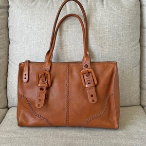 Bolso de mano tipo sillín grande de piel auténtica de Via Spiga