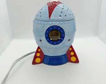 Scentsy Blast Off Rocket Kids Wax Warmer Space Ship Night Light 23176 Retired