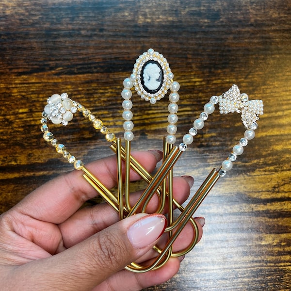 Elegant Embellished Paper Clip:  Savings Planner Accessory