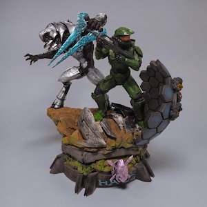 Figura del Jefe Maestro y el Árbitro: Decoración para videojuegos de escritorio / Varios tamaños y acabados