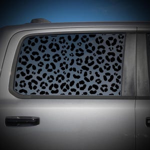 Bakrutedekal med gepardtryck till Ram 1500 Crew Cab – Vinyl med prickmönster och vilda djur